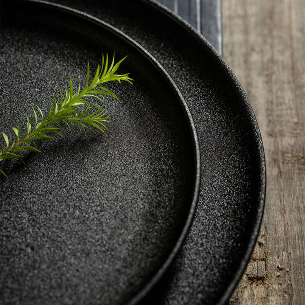 Noir Dinner Plates